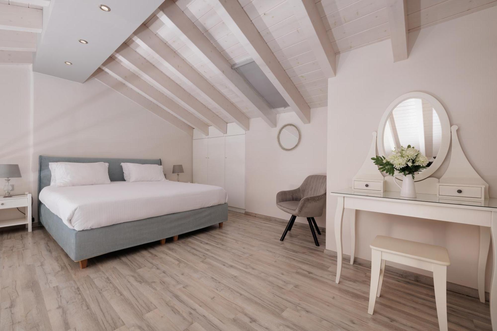 Corfu Town Luxury -a Holiday home *